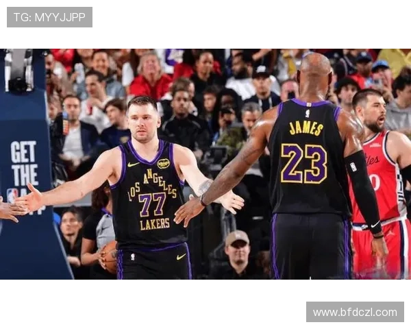 东契奇狂砍51分湖人力克公牛 东契奇狂砍51分湖人力克公牛