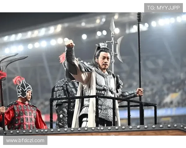 何润东身穿项羽战甲庆祝苏超胜利